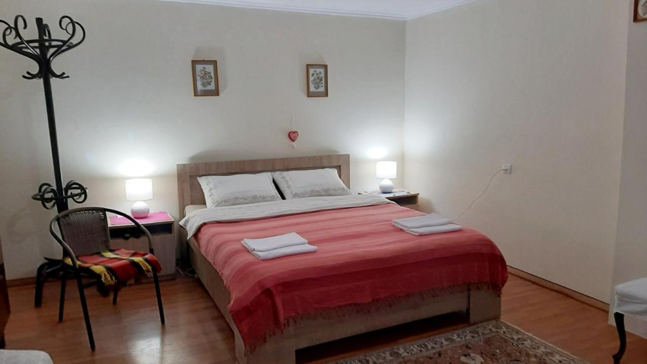 Beso-House Apartment Borjomi ภายนอก รูปภาพ