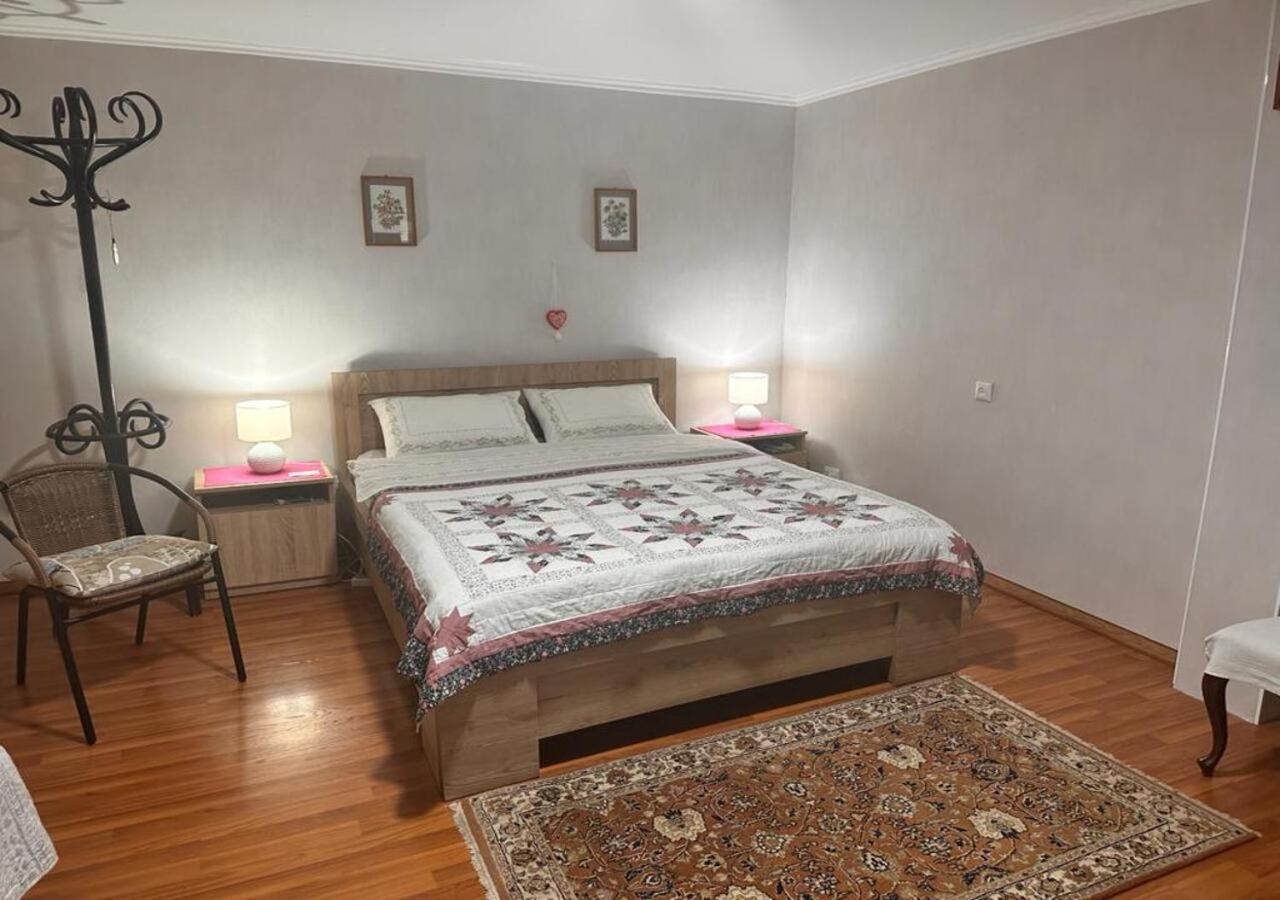 Beso-House Apartment Borjomi ภายนอก รูปภาพ